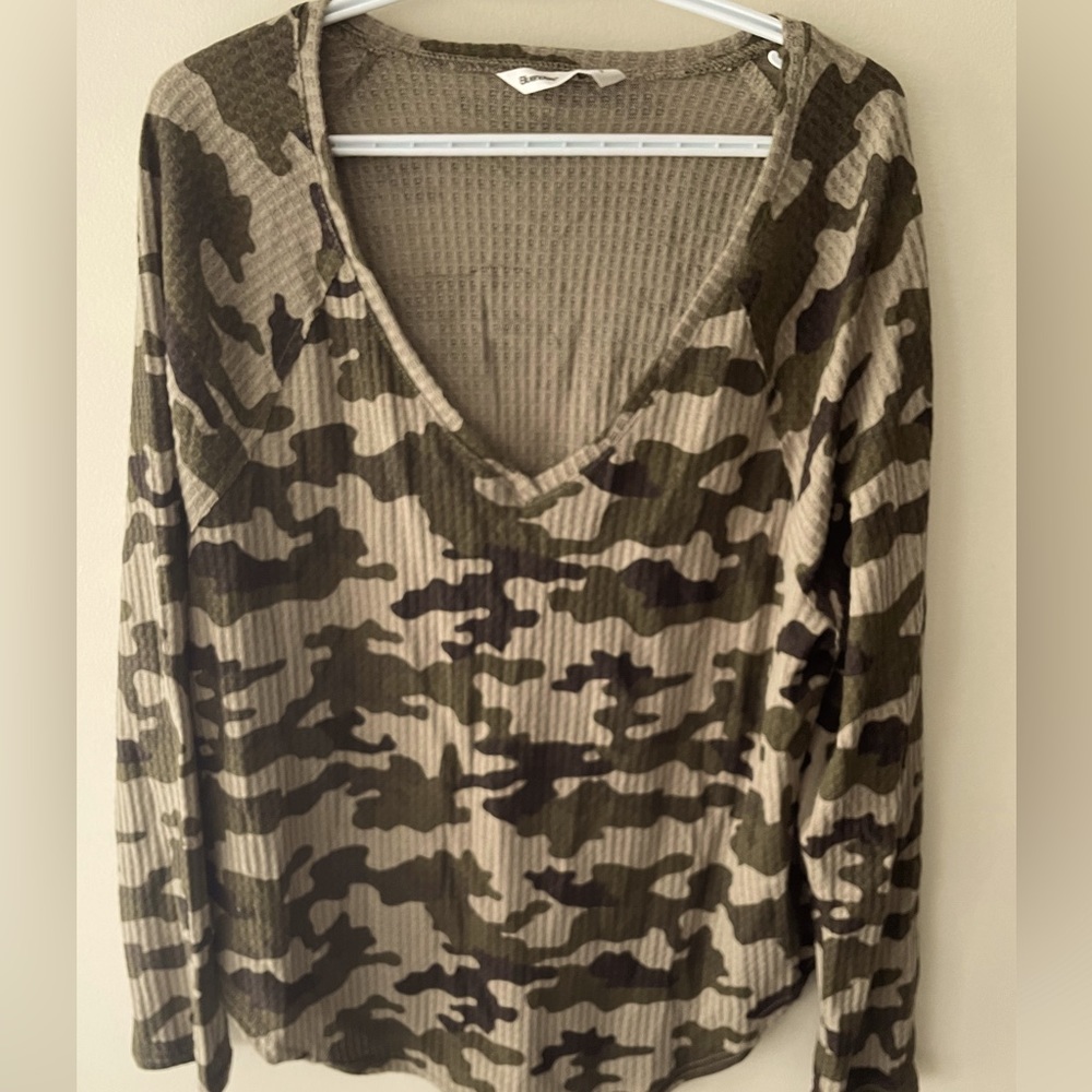 NWOT- Blue Notes waffle shirt